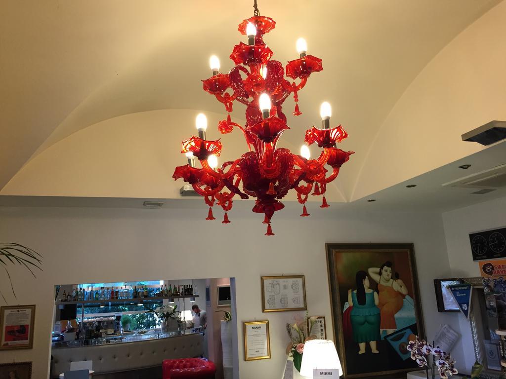 Miami Hotel 3*